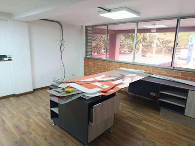 Local en arriendo en El Chagualo, Medellín, 330 m² · foto 18 de 23