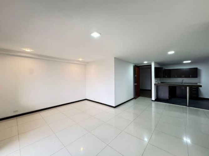 Apartamento de 2 alcobas en arriendo en Loma Benedictinos, Medellín, 100 m² · foto 5 de 21