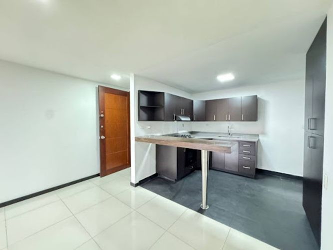 Apartamento de 2 alcobas en arriendo en Loma Benedictinos, Medellín, 100 m² · foto 6 de 21