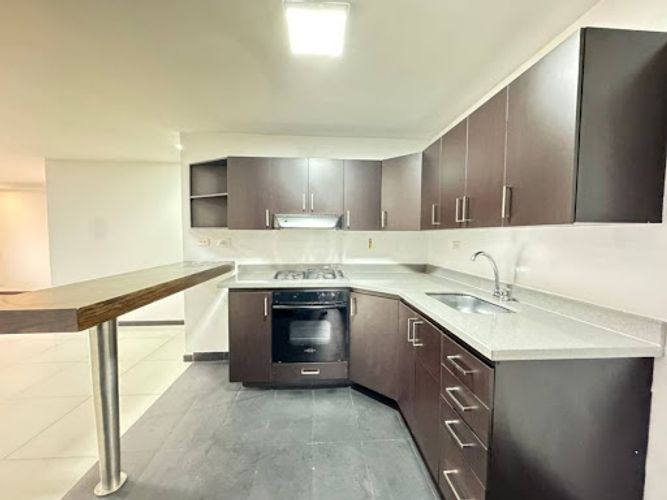 Apartamento de 2 alcobas en arriendo en Loma Benedictinos, Medellín, 100 m² · foto 7 de 21