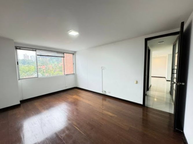 Apartamento de 2 alcobas en arriendo en Loma Benedictinos, Medellín, 100 m² · foto 9 de 21