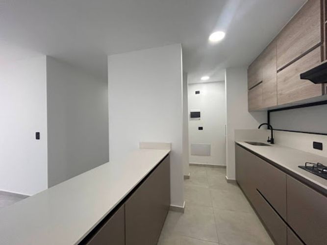 Apartamento de 2 alcobas en venta en Loma Del Escobero, Envigado, 74 m² · foto 6 de 23