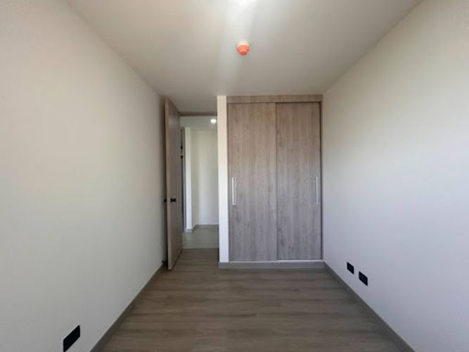 Apartamento de 2 alcobas en venta en Loma Del Escobero, Envigado, 74 m² · foto 10 de 23