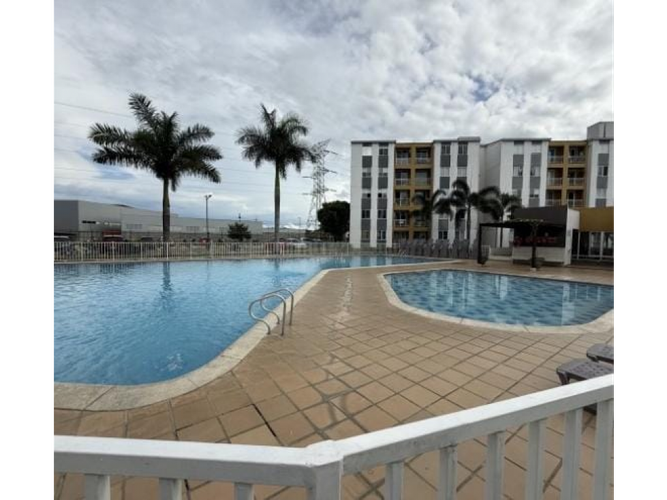Apartamento de 3 alcobas en venta en Cr. Surcos De Pangola, Jamundí, 62 m² · foto 2 de 13