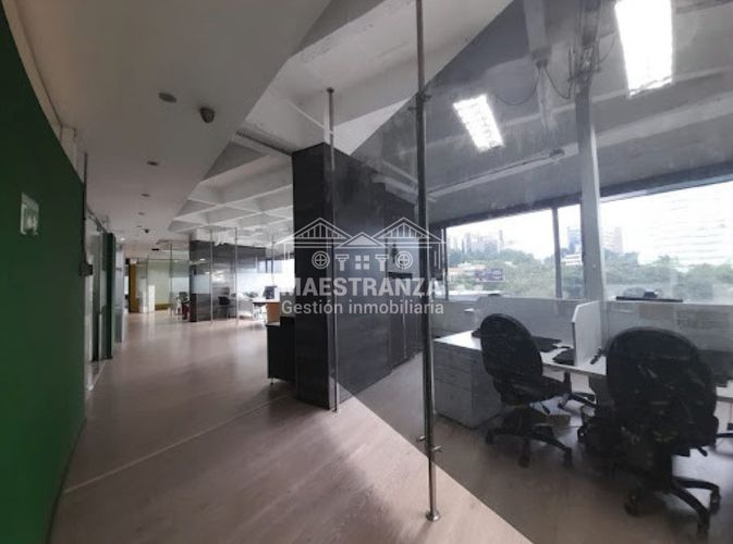 Oficina en venta en Villa Carlota, Medellín, 555 m² · foto 12 de 19