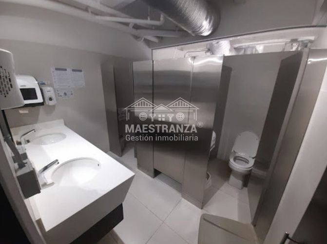 Oficina en venta en Villa Carlota, Medellín, 555 m² · foto 16 de 19