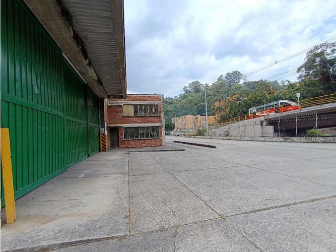 Bodega en arriendo en Los Nogales, Manizales, 1000 m² · foto 5 de 11