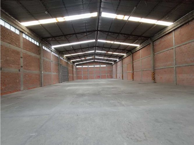 Bodega en arriendo en Los Nogales, Manizales, 1000 m² · foto 7 de 11