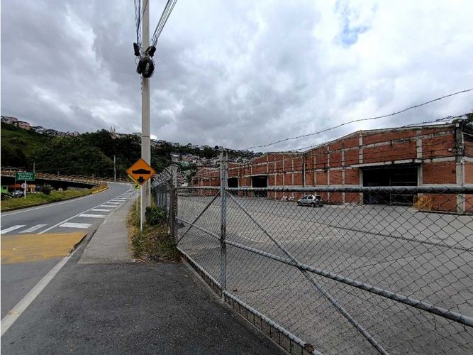 Bodega en arriendo en Los Nogales, Manizales, 1000 m² · foto 9 de 11