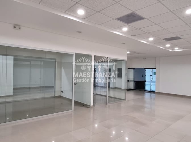 Oficina en venta en Alejandría, Medellín, 418 m² · foto 3 de 14