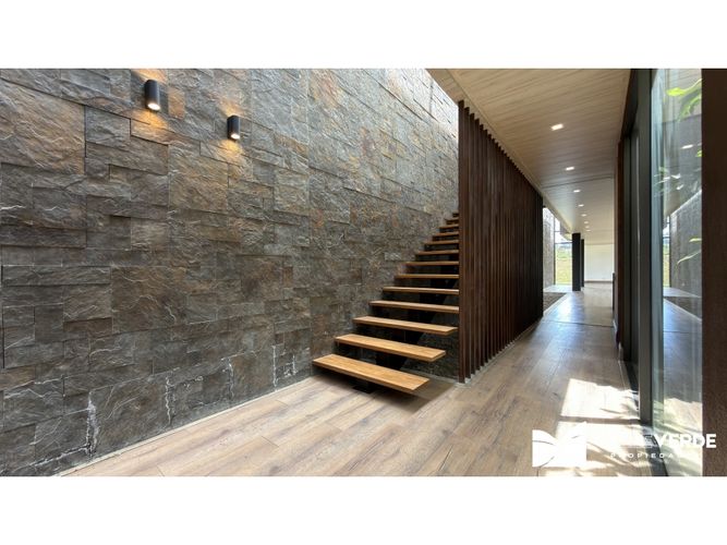 Casa de 3 alcobas en venta en Las Palmas, Envigado, 433 m² · foto 4 de 24