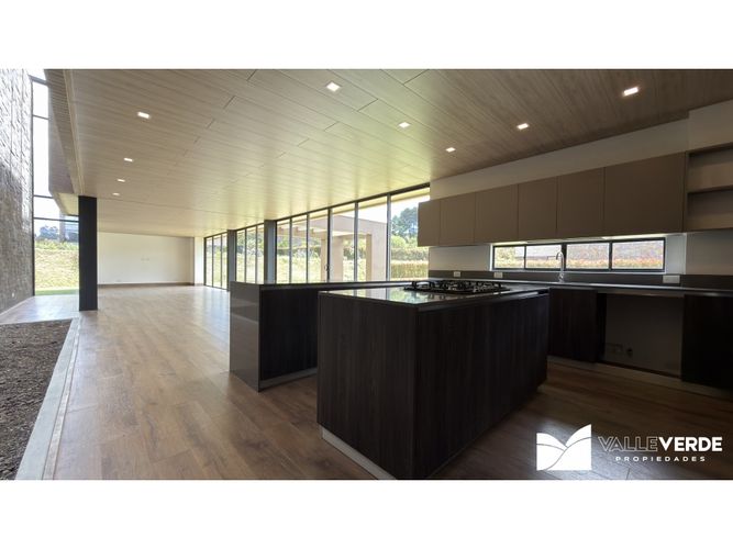 Casa de 3 alcobas en venta en Las Palmas, Envigado, 433 m² · foto 6 de 24