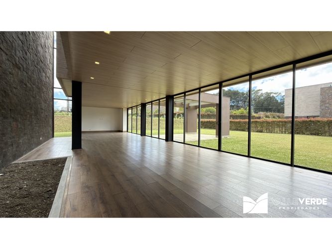 Casa de 3 alcobas en venta en Las Palmas, Envigado, 433 m² · foto 8 de 24