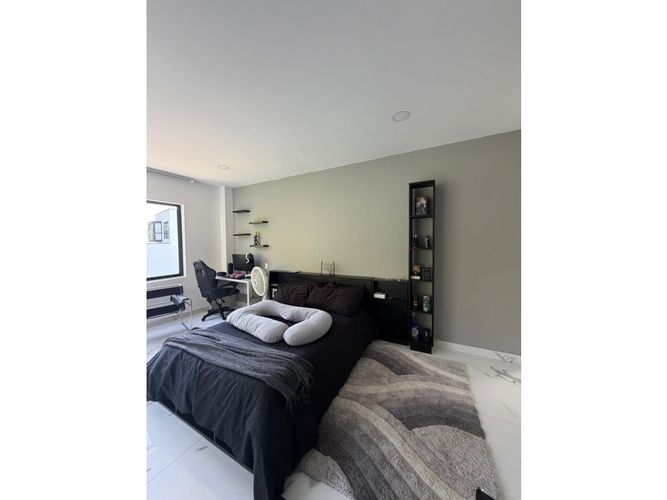 Casa de 4 alcobas en venta en Llano Grande, Rionegro, 320 m² · foto 8 de 12
