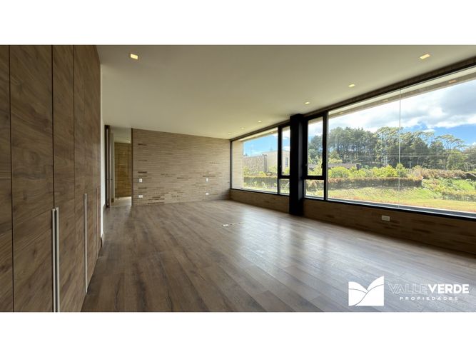 Casa de 3 alcobas en venta en Las Palmas, Envigado, 433 m² · foto 12 de 24