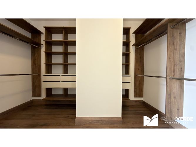 Casa de 3 alcobas en venta en Las Palmas, Envigado, 433 m² · foto 16 de 24