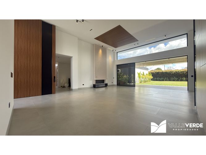 Casa de 3 alcobas en venta en Llano Grande, Rionegro, 690 m² · foto 4 de 24