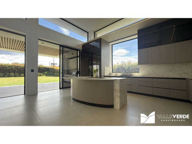 Casa de 3 alcobas en venta en Llano Grande, Rionegro, 690 m² · foto 7 de 24