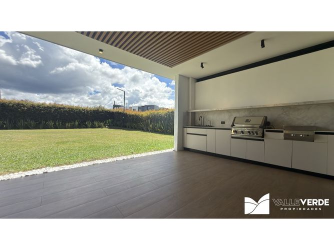 Casa de 3 alcobas en venta en Llano Grande, Rionegro, 690 m² · foto 23 de 24