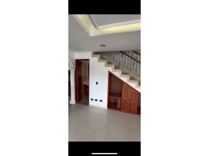 Apartamento de 2 alcobas en arriendo en Loma De Los Bernal, Medellín, 110 m² · foto 6 de 17