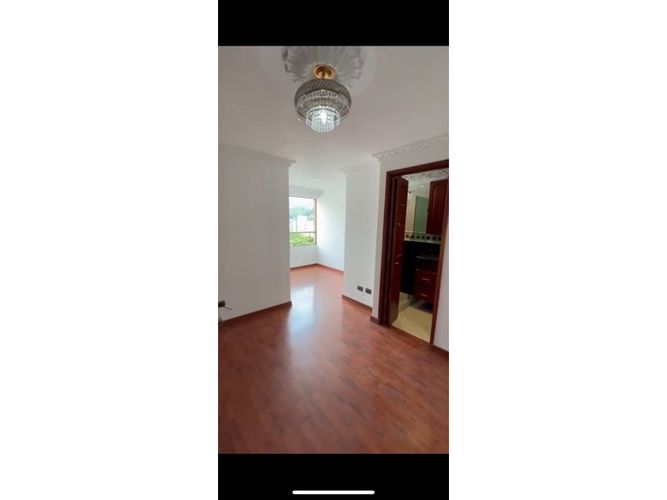 Apartamento de 2 alcobas en arriendo en Loma De Los Bernal, Medellín, 110 m² · foto 10 de 17