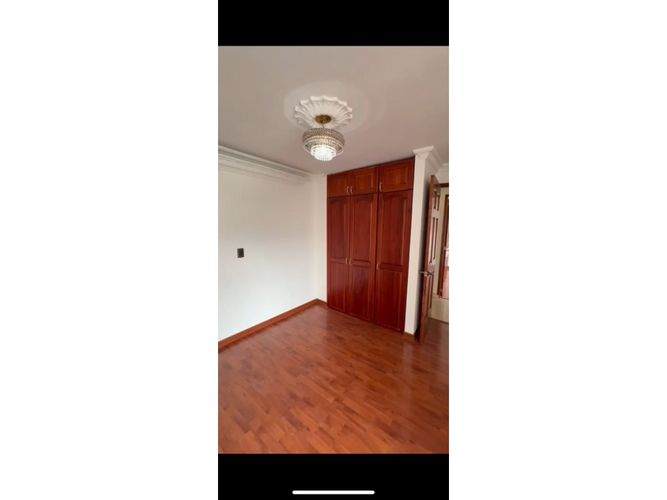 Apartamento de 2 alcobas en arriendo en Loma De Los Bernal, Medellín, 110 m² · foto 11 de 17