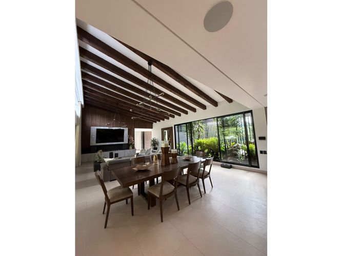 Casa de 4 alcobas en venta en Llano Grande, Rionegro, 620 m² · foto 2 de 20