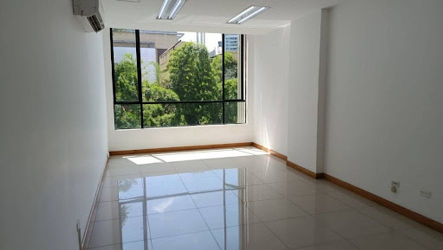 Local en arriendo en Milla De Oro, Medellín, 46 m² · foto 2 de 9