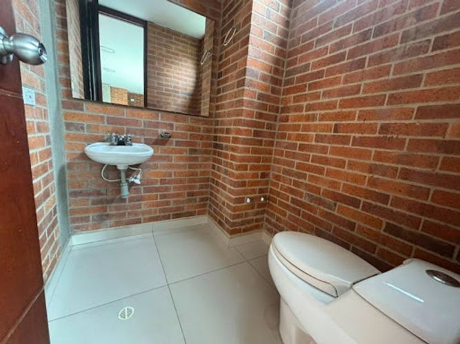 Oficina en arriendo en Loma De San Julian, Medellín, 22 m² · foto 4 de 5