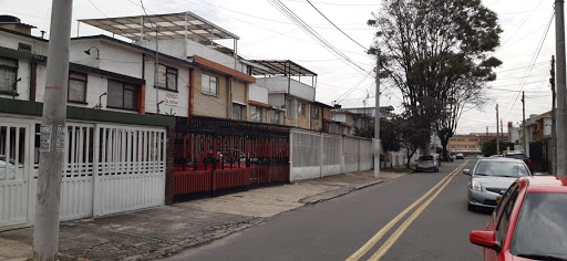Casa en venta en Alcazares, Bogotá · foto 3 de 12
