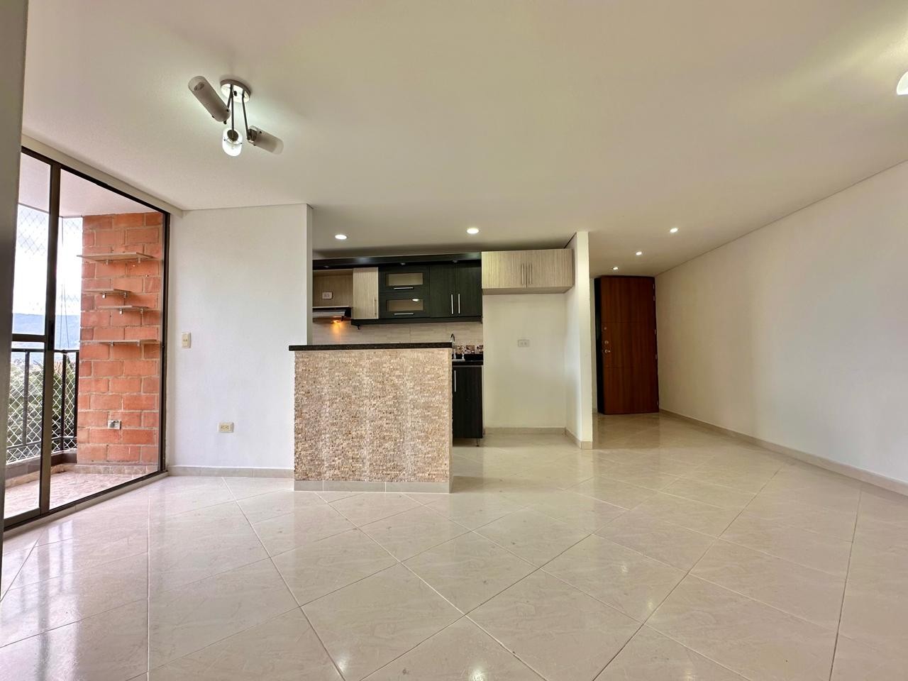 Apartamento en venta en Rodeo Alto, Medellín · foto 2 de 12