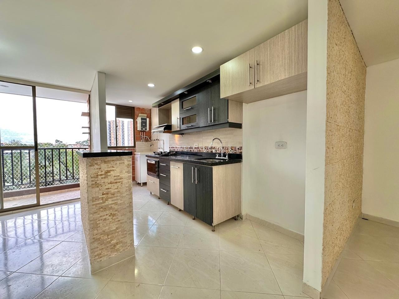 Apartamento en venta en Rodeo Alto, Medellín · foto 4 de 12