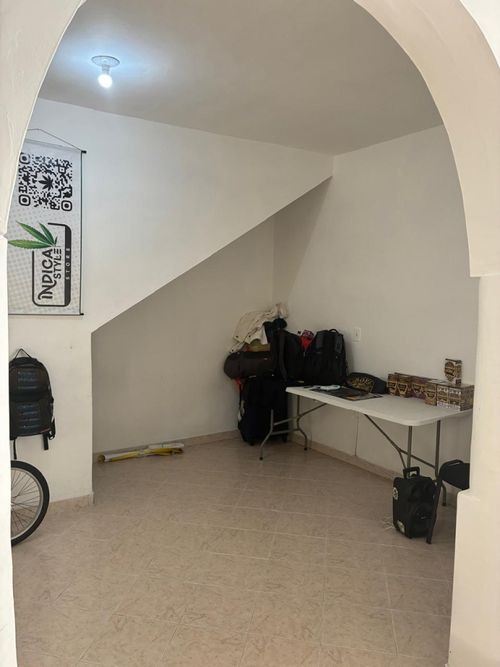 Casa de 8 alcobas en venta en Manrique Central, Medellín, 400 m² · foto 4 de 13