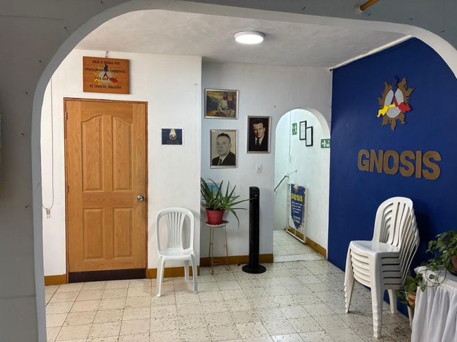 Casa de 8 alcobas en venta en Manrique Central, Medellín, 400 m² · foto 9 de 13