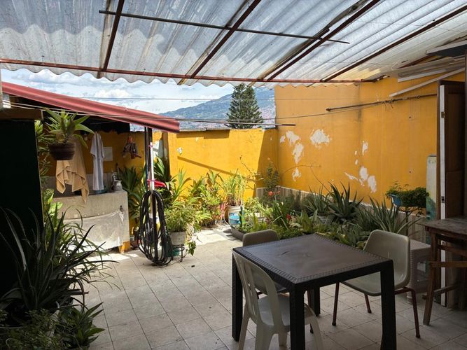 Casa de 8 alcobas en venta en Manrique Central, Medellín, 400 m² · foto 12 de 13