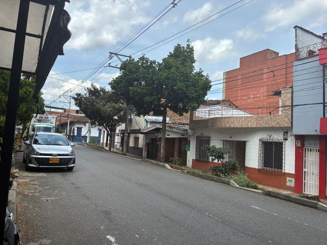 Casa de 8 alcobas en venta en Manrique Central, Medellín, 400 m² · foto 13 de 13