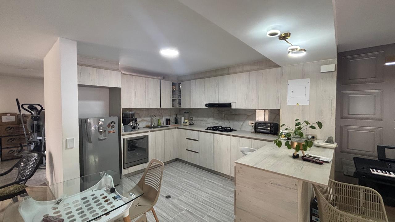Apartamento en venta en Ciudad Jardin, Cali · foto 2 de 11