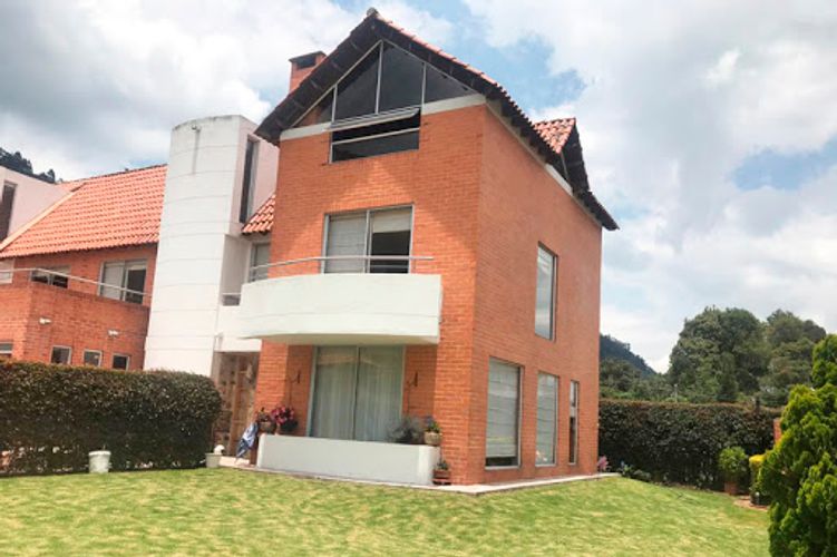 $950.000.000 en Pueblo Viejo