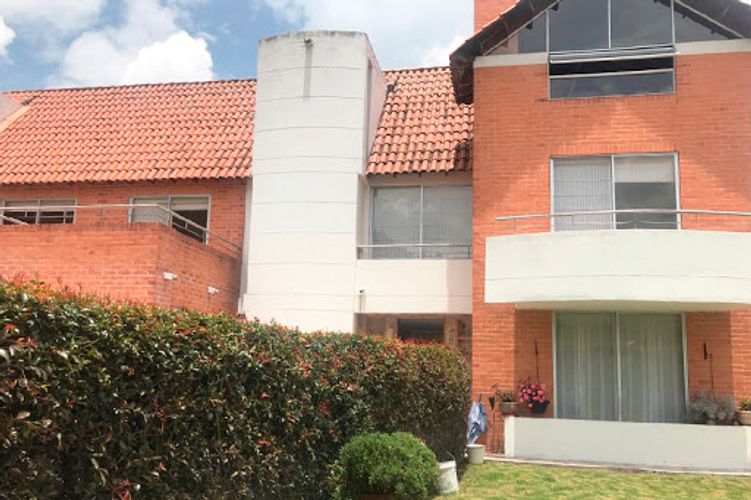 Casa de 3 alcobas en venta en Pueblo Viejo, Cota, 237 m² · foto 2 de 20