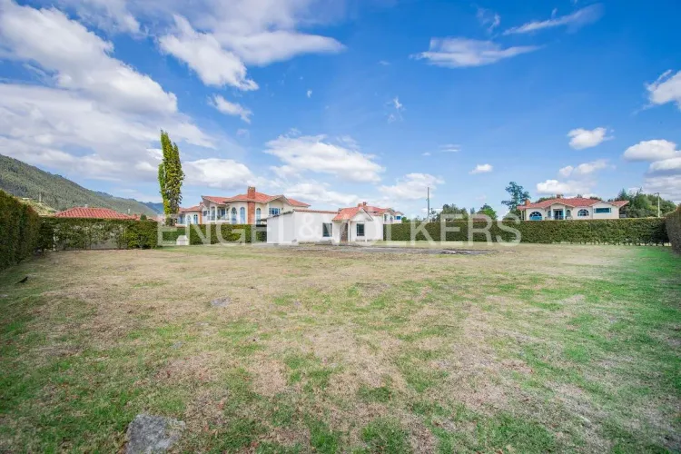 Lote en venta en Chuntame, Cajicá · foto 2 de 14