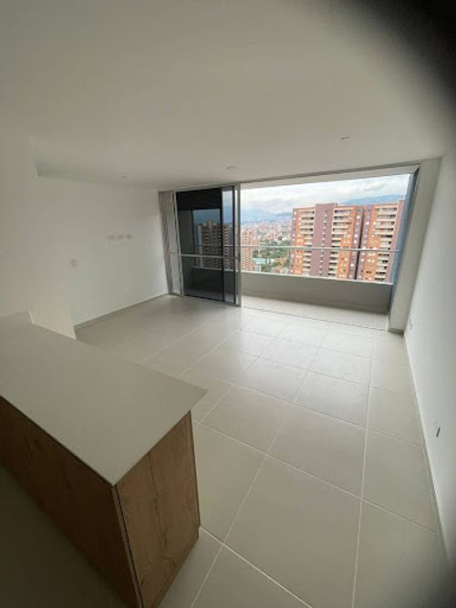 Apartamento de 3 alcobas en arriendo en San German, Medellín, 82 m² · foto 3 de 15