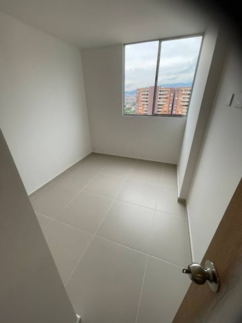 Apartamento de 3 alcobas en arriendo en San German, Medellín, 82 m² · foto 4 de 15