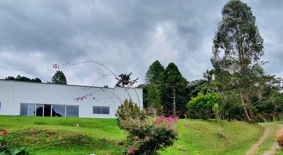 Casa de 3 alcobas en venta en El Retiro, 380 m² · foto 2 de 20