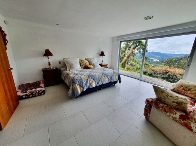 Casa de 3 alcobas en venta en El Retiro, 380 m² · foto 12 de 20