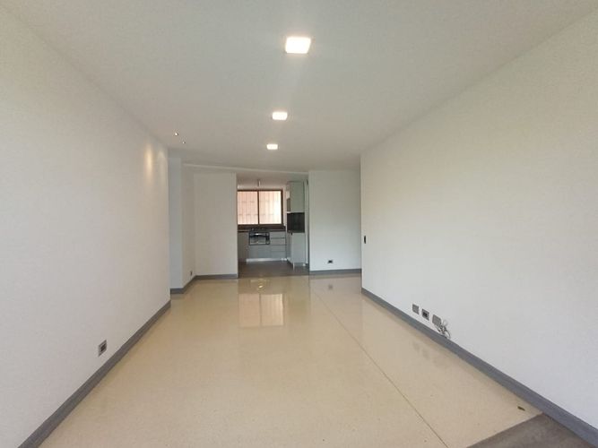 Apartamento de 2 alcobas en arriendo en Laureles, Medellín, 80 m² · foto 4 de 15
