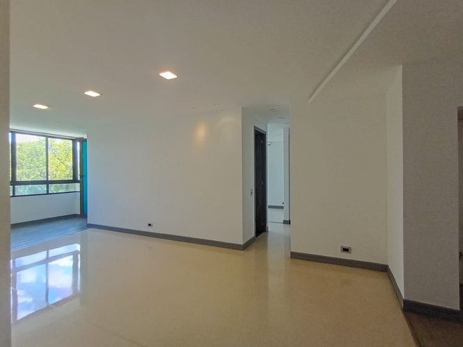 Apartamento de 2 alcobas en arriendo en Laureles, Medellín, 80 m² · foto 3 de 15
