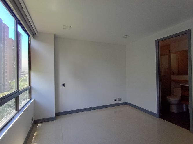 Apartamento de 2 alcobas en arriendo en Laureles, Medellín, 80 m² · foto 10 de 15