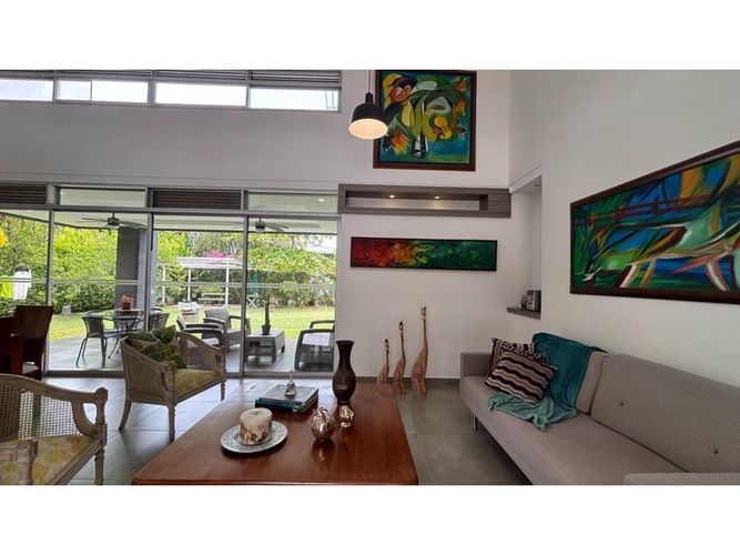 Casa de 3 alcobas en venta en Alfaguara, Jamundí, 268 m² · foto 2 de 24