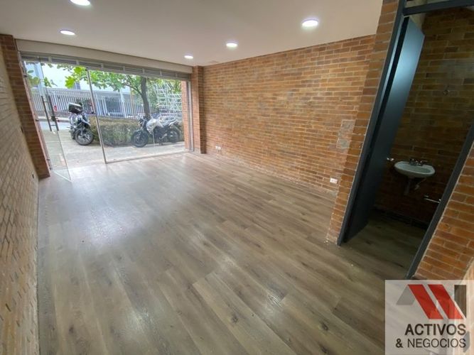 Local en arriendo en Colombia, Medellín, 60 m² · foto 2 de 10