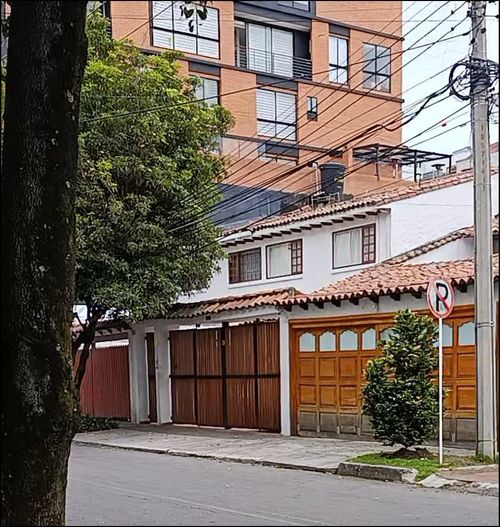 Casa en venta en Santa Barbara, Bogotá · foto 2 de 24